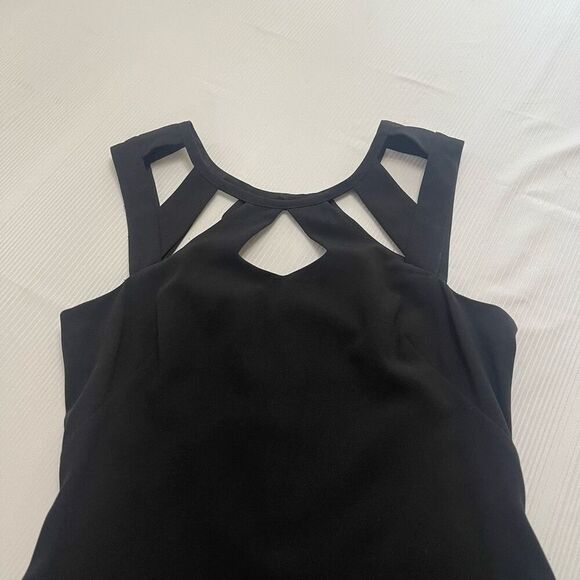 Vera Wang Black Cut Out Cocktail Dress Size 2 - Picture 2 of 7